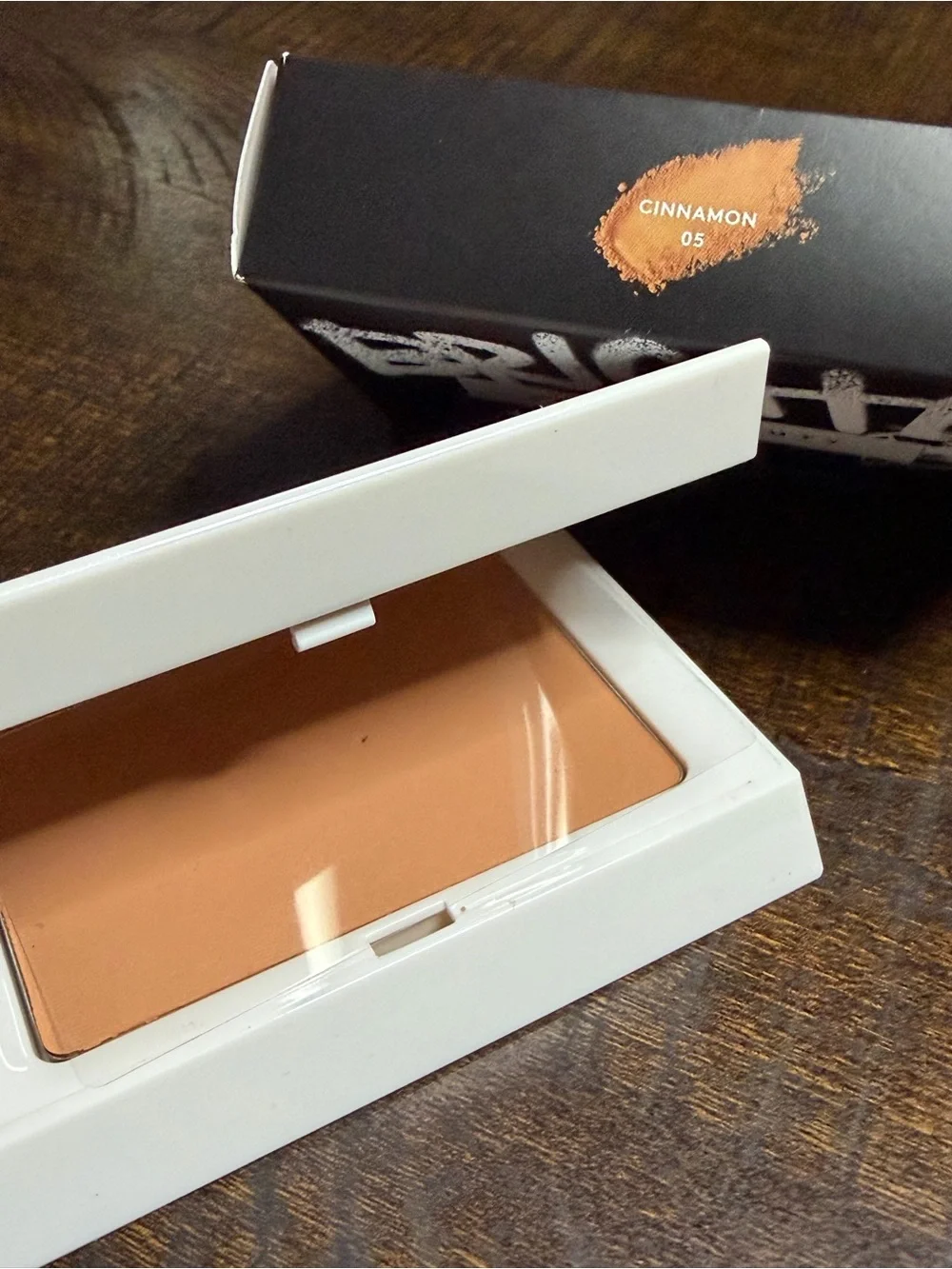 Fenty -Cinnamon-Beauty Bright Fix Instant Brightening Blurring Powder
